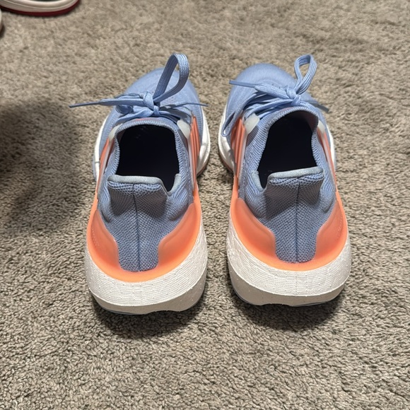 Adidas Ultraboost - Picture 3 of 6